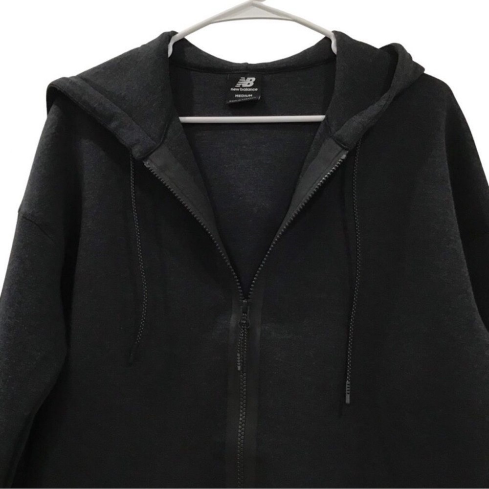 New Balance Women's Black Utility Jacket - Picture 3 of 4